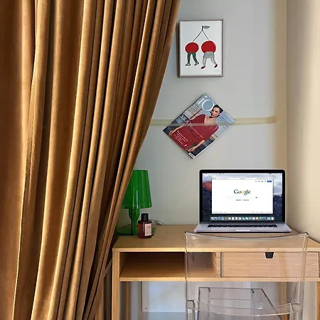 Nest With Private Garage Διαμέρισμα