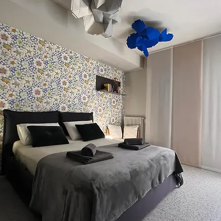 Nest With Private Garage Διαμέρισμα *