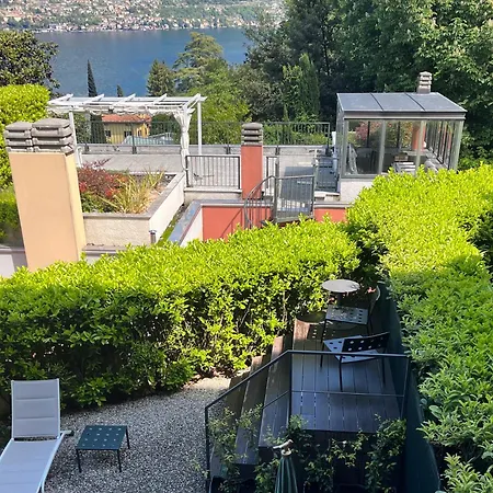 Nest With Private Garage Διαμέρισμα