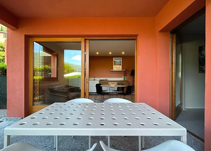 Nest With Private Garage Διαμέρισμα
