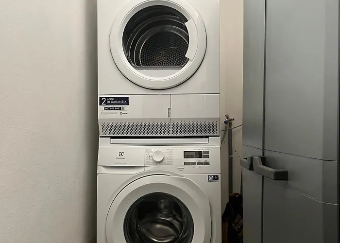 Nest With Private Garage Διαμέρισμα
