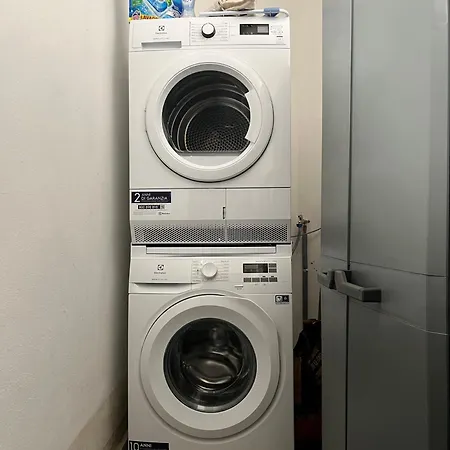 Nest With Private Garage Appartement